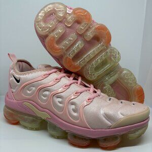 Women's Nike Vapormax Plus - Pink